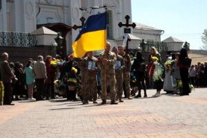 Луцьк – у скорботі: у центральному соборі відспівали двох Захисників, які полягли в одному бою (Фото)