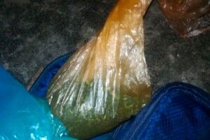 Поспішав і нервував: у Луцьку засікли чоловіка з наркотиками (Фото)