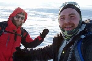 Двоє волинян пройшли 10 км по коліна в снігу місцевою «Антарктидою» (Відео)