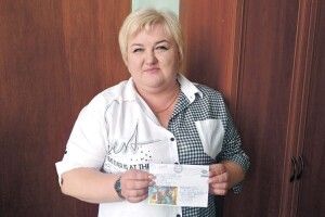 Президентша волинського району вирушила з бойовими презентами на схід, щоб пропав там на віки кровопивці-путіна слід...