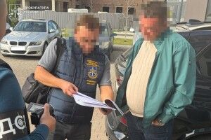 20 тисяч доларів за списану смерть: на Волині викрито посадовця Держпраці