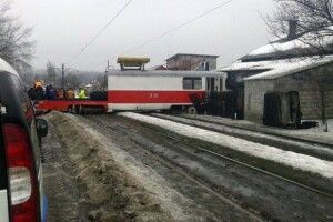 В окупованому Донецьку святкування 8 березня «вдалося» – трамваї вже беруть на таран житлові будинки