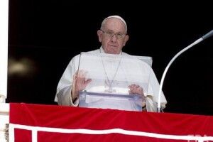 Папа римський розповів про участь у найбільшому обміні полоненими між Україною та РФ