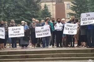 У Рівному продавці вимагають відновити роботу ринку