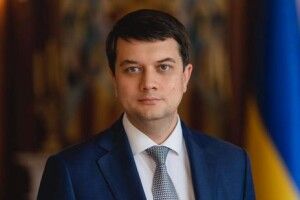 Разумков проголосував на виборах, але участі в опитуванні Зеленського не взяв 