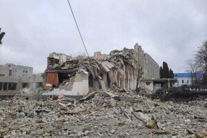 Російські окупанти завдали ракетний удар по школі в Житомирі