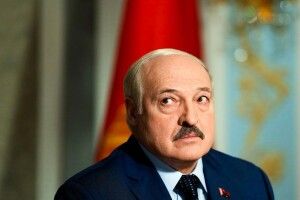 Військовий експерт розповів, чи вмовив путін лукашенка напасти на Україну