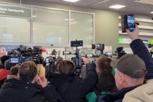 Порошенко закликав прикордонників не виконувати злочинних наказів з Офісу Зеленського