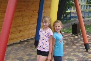 Зупинку у Княгининку із «олівців» німецької «заточки» утеплять на зиму