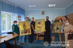 Орудувала організована банда: на Волині у церкву повернули викрадені ікони