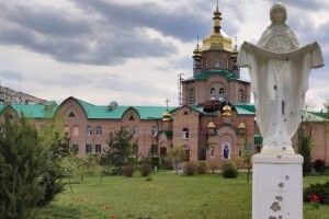 рашисти зруйнували 7 православних храмів на Луганщині