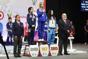 Лучанка стала чемпіонкою світу з жиму лежачи (Відео)