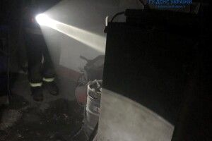У Луцьку невідомі розвели вогонь у підвалі багатоповерхівки