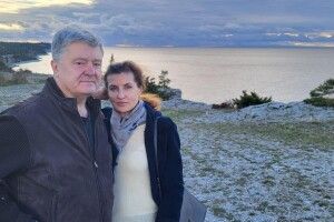 «Люблю. Дякую. Разом. Назавжди»: Порошенко привітав дружину з річницею весілля