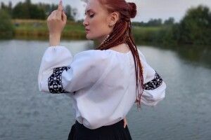 «Сьогодні я люблю у тобі все-все. Особливо – мертву москальню під їхніми поржавілими бляшанками»
