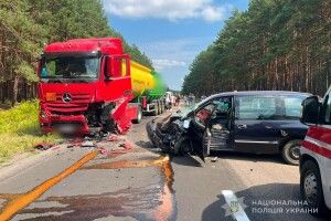 Виїзд на «зустрічку», п'яні керманичі та травмовані підлітки: поліція розслідує ряд ДТП на Волині