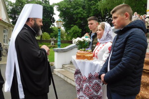 Митрополит Луцький і Волинський Михаїл познайомився з жителями Пісок