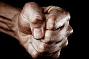 У Тутовичах 29-річний пияк-нероба забив до смерті рідну матір