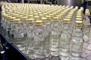 На Горохівщині зупинили бус із контрафактною горілкою