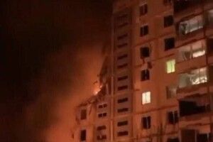 Цієї ночі російські ракети зруйнували багатоповерхівку в Умані і вбили матір з 3-річною дитиною в Дніпрі (Відео)