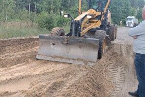 Шкільному автобусу стане безпечніше: на Волині ремонтують аварійну дорогу