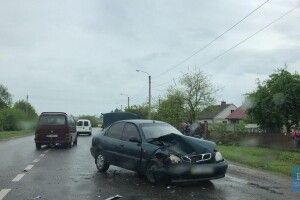 На Волині сталася ДТП: зіткнулися дві автівки (Відео)