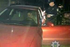 У Рівному під час погоні порушник чотири рази проїхав на «червоний»