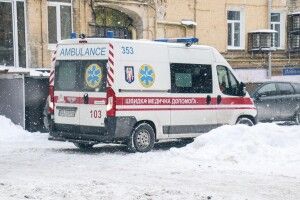 «Кричала від болю»: на Рівненщині жінку знайшли у власному будинку з обмороженими ногами