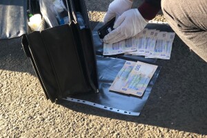 Волинського чиновника взяли на хабарі