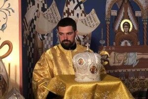 Один з керівників Офісу президента прислужує керівникам Московської церкви (фото) 