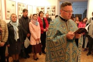 Перед іконою Холмської Богородиці вперше відслужили акафіст англійською (фото)