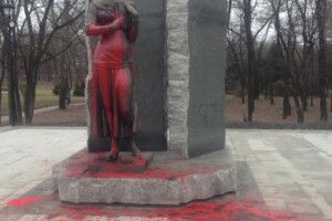 Напали не тільки на Телігу. Постраждав і Володимир Великий