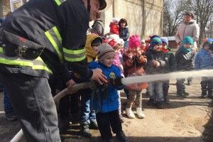 У Нововолинську дошкільнята допомогли загасити пожежу (фото)