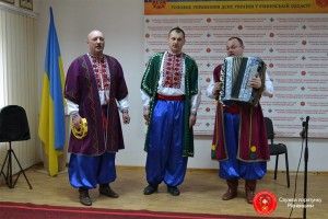 Рівненські рятувальники вбралися у шаровари та вишиванки – грали, співали й танцювали (фото)
