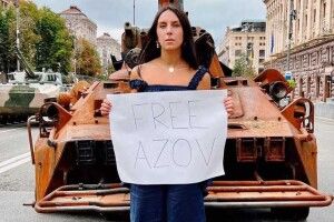 Джамала повернулася в Україну та закликала звільнити захисників Маріуполя