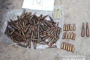 Рівненський збувач наркоти виявився ще й до зубів озброєним