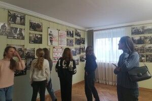 У музеї на Волині діє виставка воєнних світлин