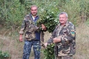В Нацпарку «Прип'ять-Стохід» в'яжуть віники – аби звірині було що хрумати взимку (фото)