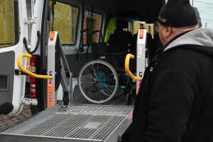 Обласному центру Волині подарували спеавтомобіль для особливих людей