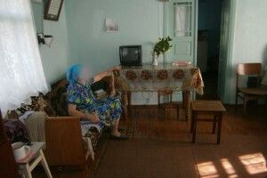 Озброєний грабіжник відібрав у старенької усі 853 гривні пенсії