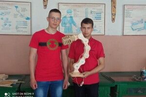 Люб'язівські ліцеїсти змайстрували гнучкошию диво-лампу