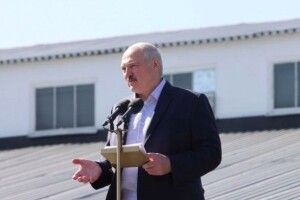 Лукашенко готовий передати президентські повноваження, але за однієї умови