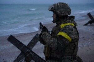 Українські захисники на півдні знищили склад боєприпасів окупантів та багато видів техніки