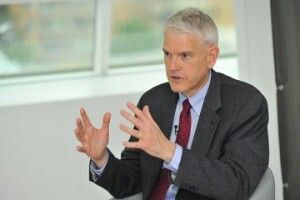 Стівен Пайфер нагадав Зеленському, що справи проти Порошенка нагадують часи Януковича 