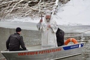 У Луцьку відзначили Водохреще хресною ходою та освяченням Стиру