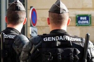 У Франції старшокласник зарізав вчительку