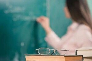 Вчителям планують розраховувати зарплатню по-новому