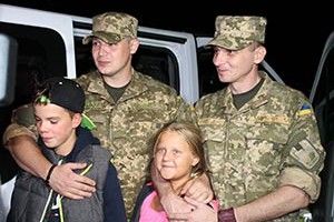 ДВОХ ВОЛИНСЬКИХ ВІЙСЬКОВИХ ОБМІНЯЛИ НА 4 СЕПАРАТИСТІВ