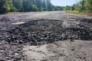 На Волині продовжують ремонтувати жахливу дорогу