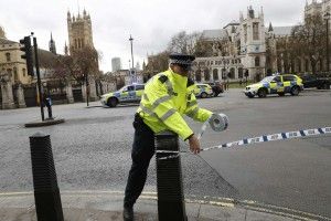Біля британського парламенту в Лондоні – стрілянина